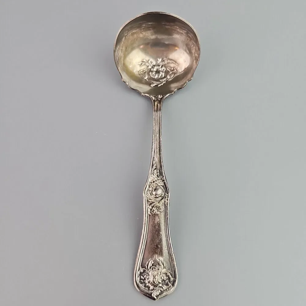 Antique Oxford Silverplate Co. Gravy Ladle 1910 Garland Pattern Floral